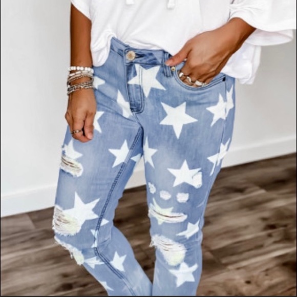NEW DESTRUCTED RAW HEM STAR PRINT JEANS SZ SMALL NWT BUTT LIFT - Picture 6 of 6